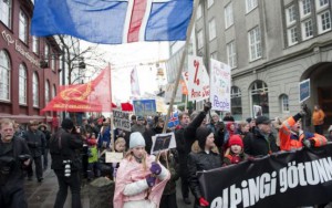 Islandezii protestau inaintea referendumului din 6 martie 2010